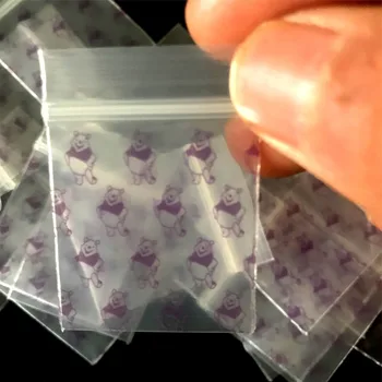 1 pakuotė (100 vnt.), animacinių filmų nauja tabako maišelį sandarų maišelį Dūmų saugojimo krepšys Skaidrus, violetinė meška modelis su laikikliu, tabako maišelis